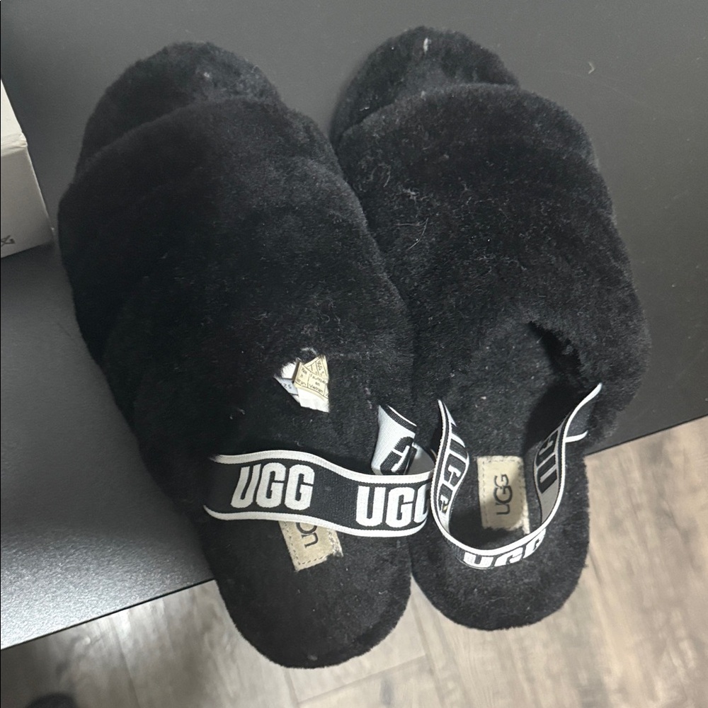 UGG Black Fluffy Slides